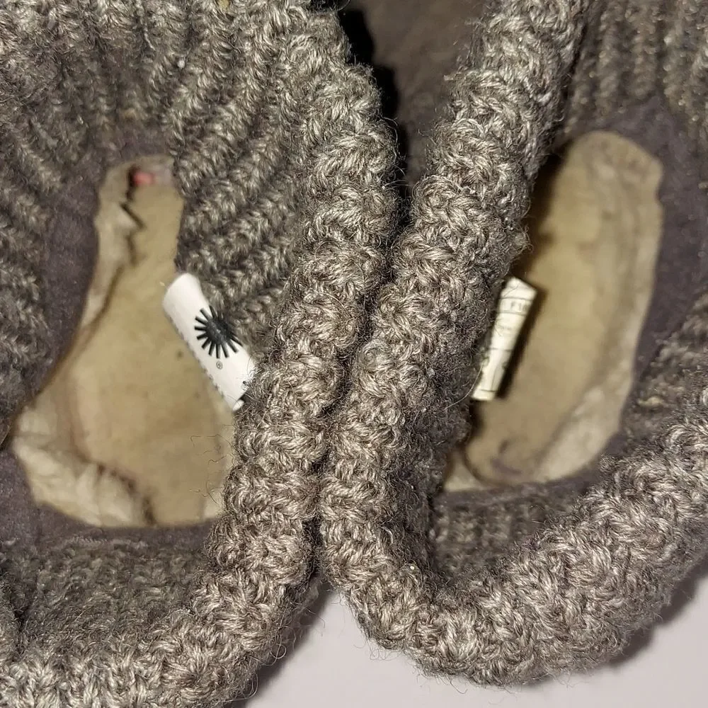 UGG Saela Rib-Knit Suede Boots Sz 2